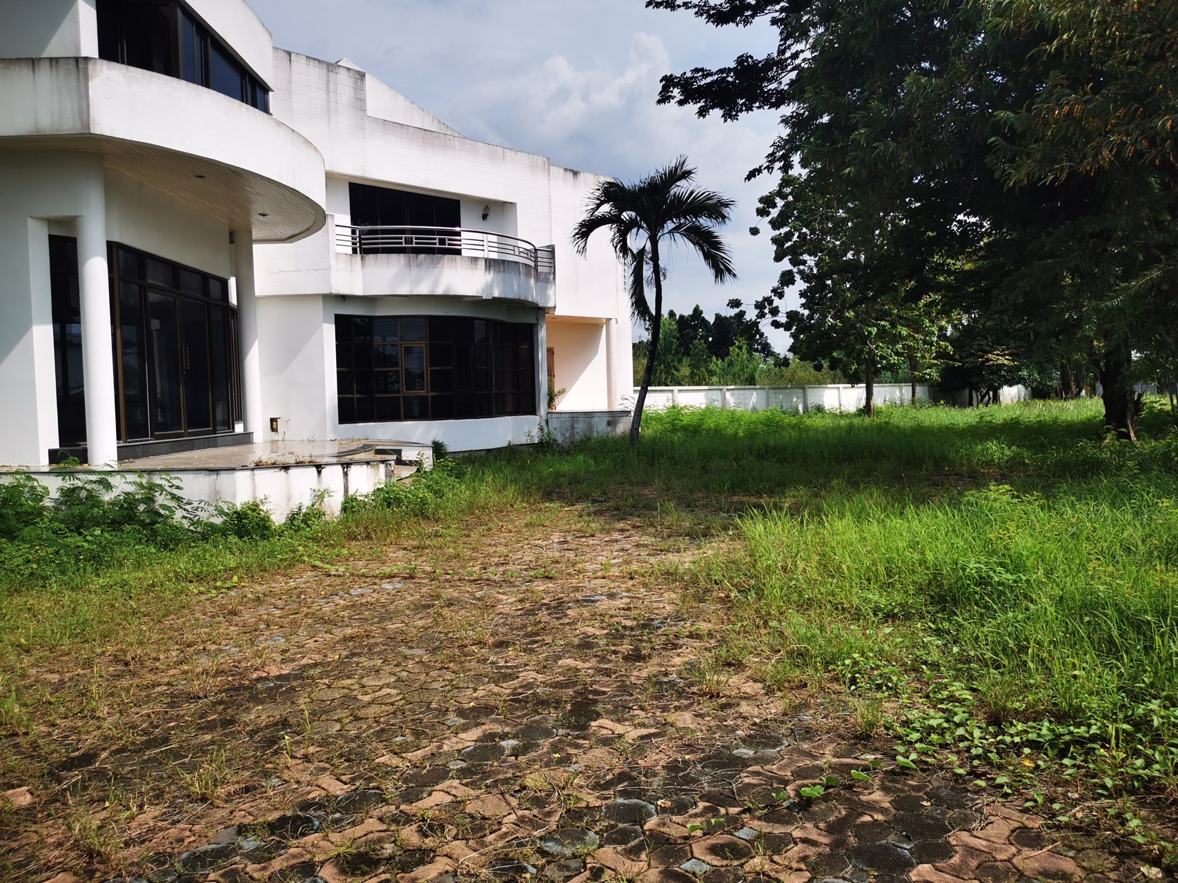 ขายบ้านเดี่ยวบนที่ดิน-422-ตรว-ติดถนน-ซทวีวัฒนา-กาญจนาภิเษก-10-2-ปากซอยทางเข้าบ้านสวยริมธาร3-4