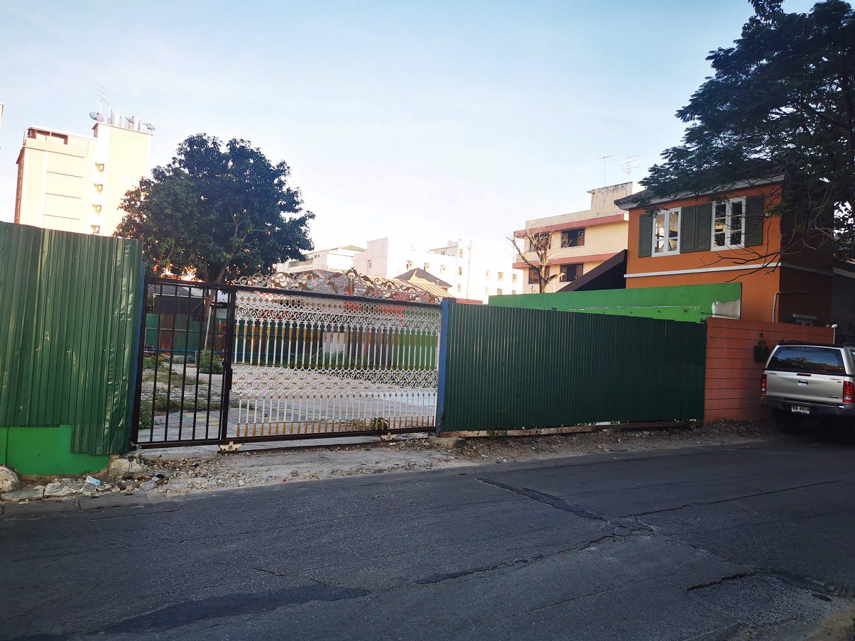 ที่ดิน-168ตรว-ถนนศรีนครินทร์-40-42-ตรงข้ามซีคอนสแควร์-ใกล้-mrt-สวนหลวง-ร9