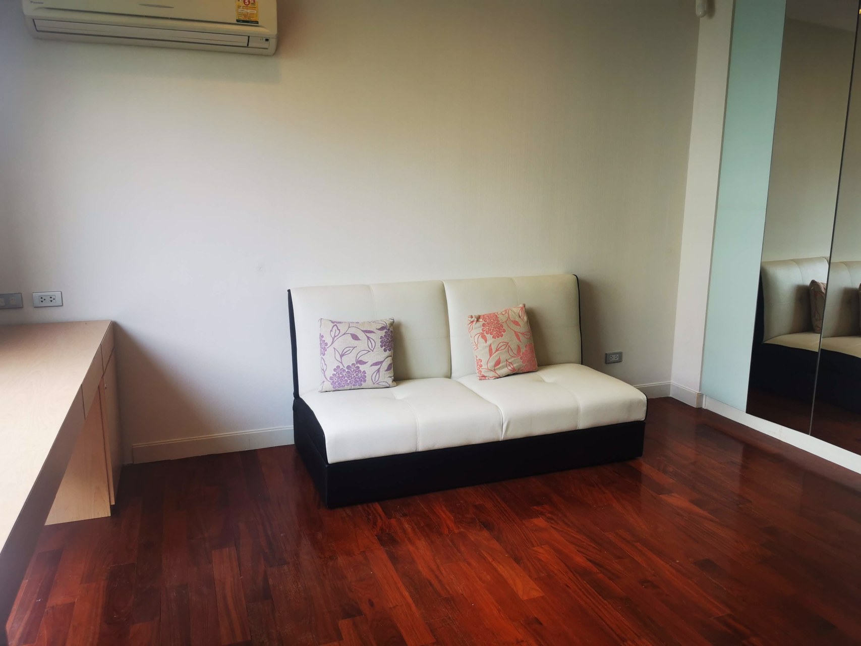 ขายบ้านแฝด-the-plot-yen-akat-3-ชั้น-ซอยเย็นอากาศ-2-เขตยานนาวา-ใกล้ถนนพระรามสี่-คลองเตย