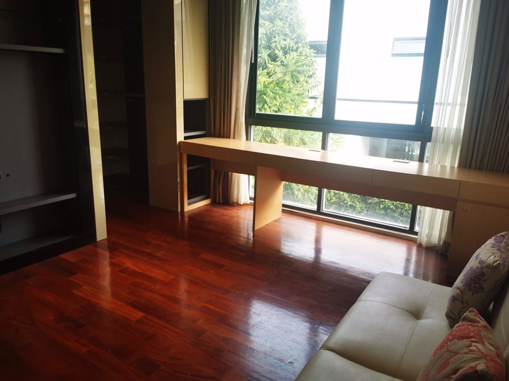 ขายบ้านแฝด-the-plot-yen-akat-3-ชั้น-ซอยเย็นอากาศ-2-เขตยานนาวา-ใกล้ถนนพระรามสี่-คลองเตย