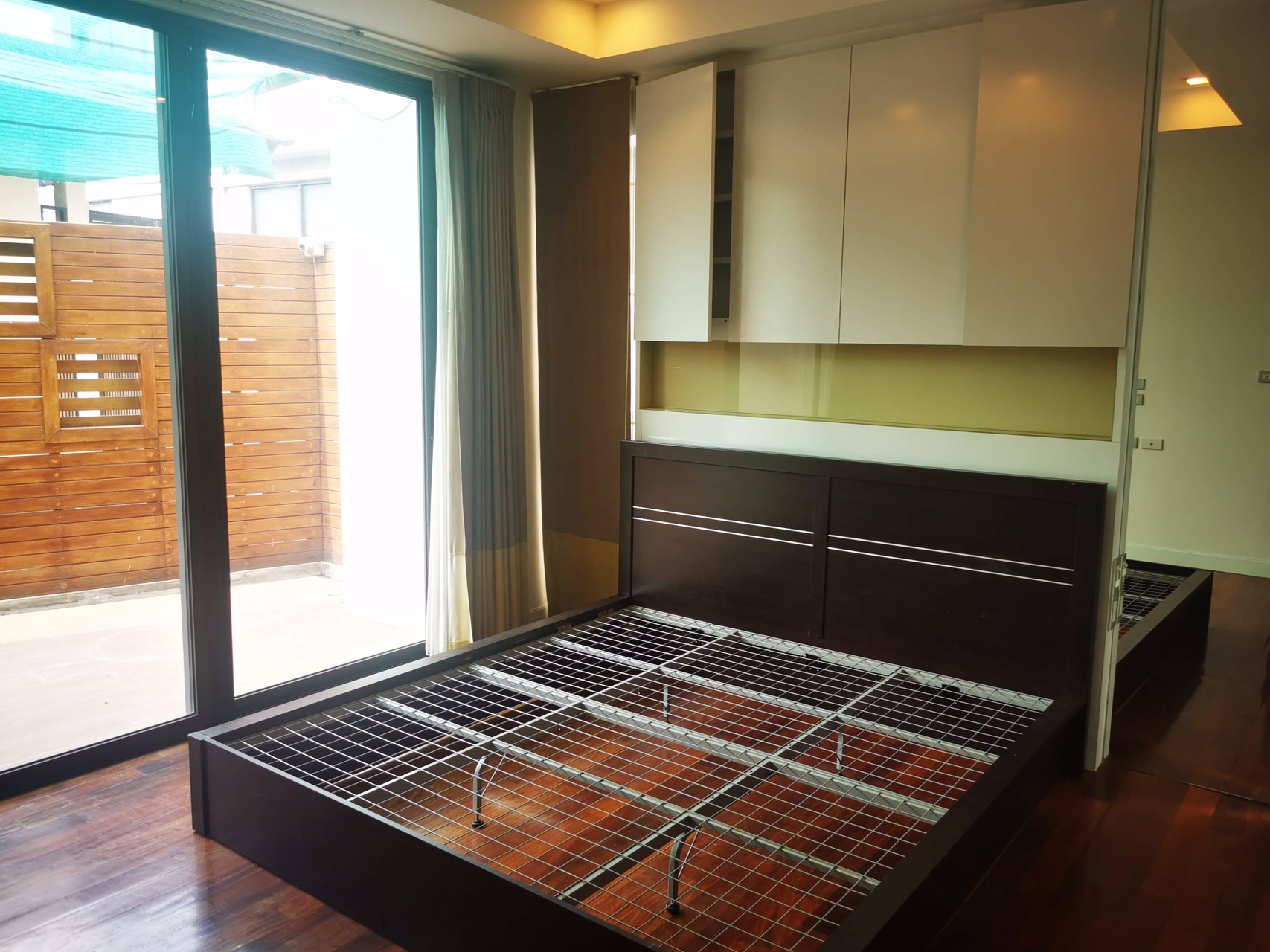 ขายบ้านแฝด-the-plot-yen-akat-3-ชั้น-ซอยเย็นอากาศ-2-เขตยานนาวา-ใกล้ถนนพระรามสี่-คลองเตย