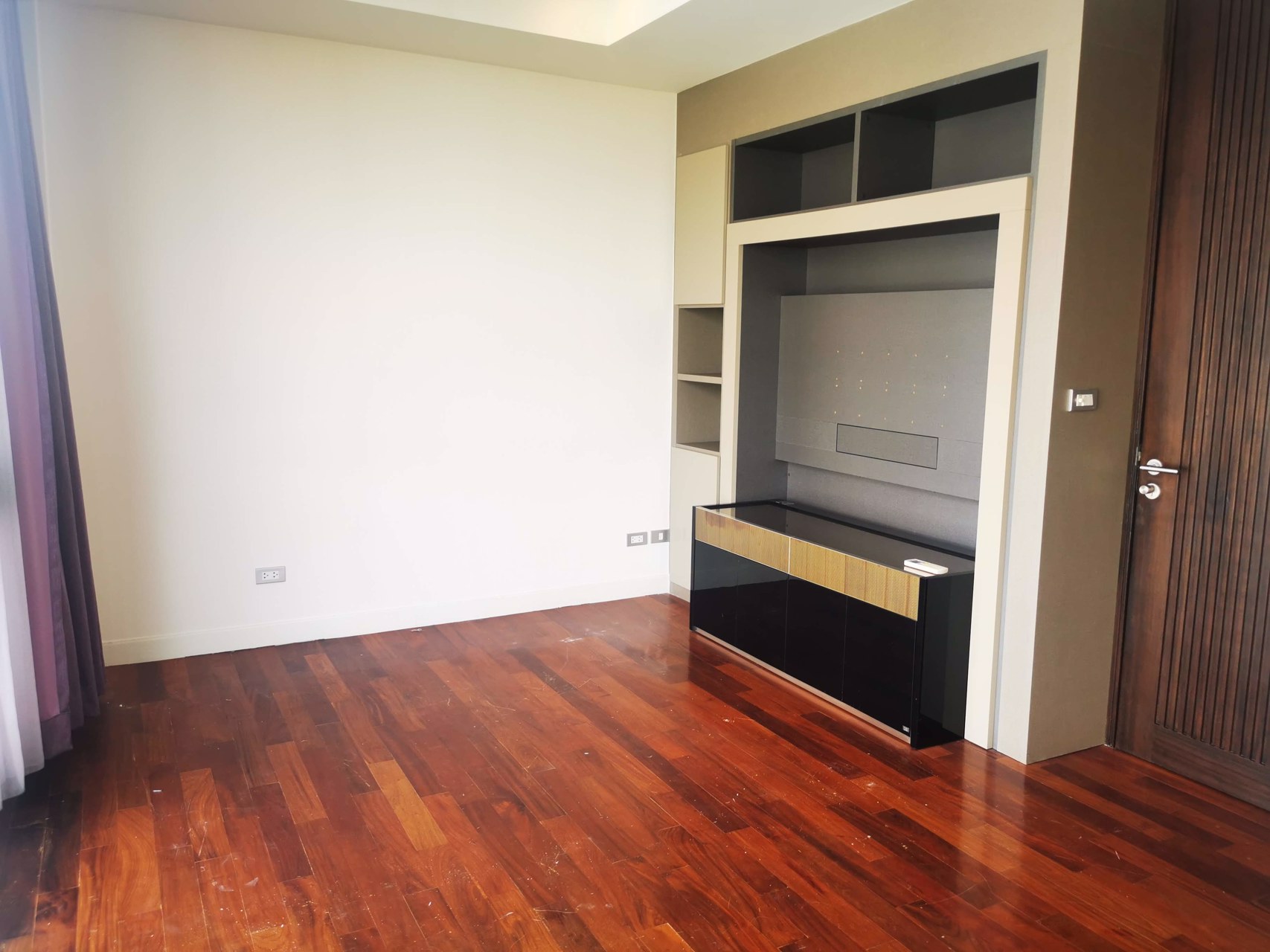 ขายบ้านแฝด-the-plot-yen-akat-3-ชั้น-ซอยเย็นอากาศ-2-เขตยานนาวา-ใกล้ถนนพระรามสี่-คลองเตย