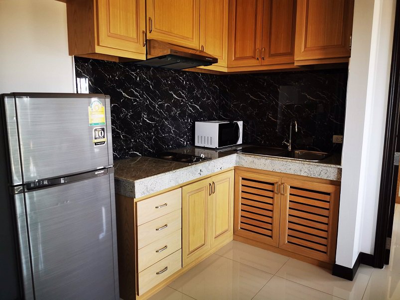 ขายวรัญญา-เอ็กซํเซ็คคิวทิฟ-คอนโดมิเนียม-ตกแต่งพร้อม-1-ห้องนอน-1-ห้องน้ำ-เห็นทะเลริมหาดแสงจันทร์