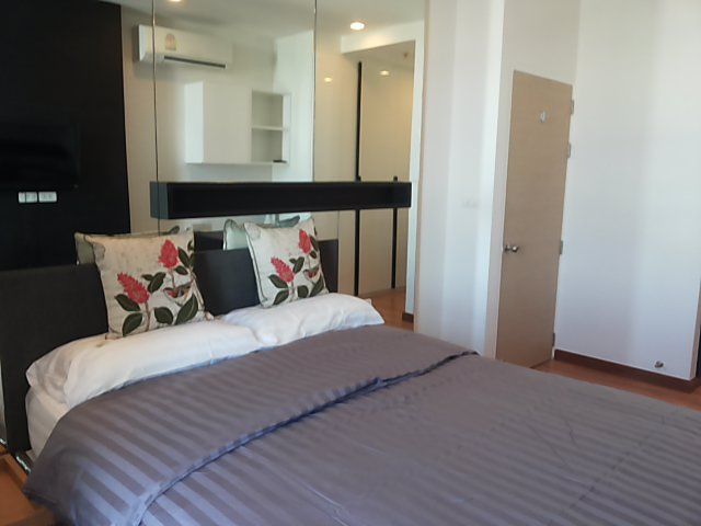 for-rent-the-coast-condo-2bed1bath-at-sukhumvit-bangna-intersection-next-to-bangna-bts-station