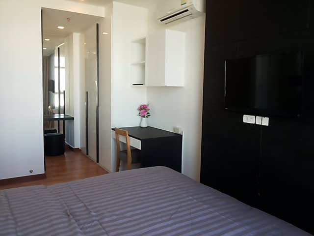 for-rent-the-coast-condo-2bed1bath-at-sukhumvit-bangna-intersection-next-to-bangna-bts-station