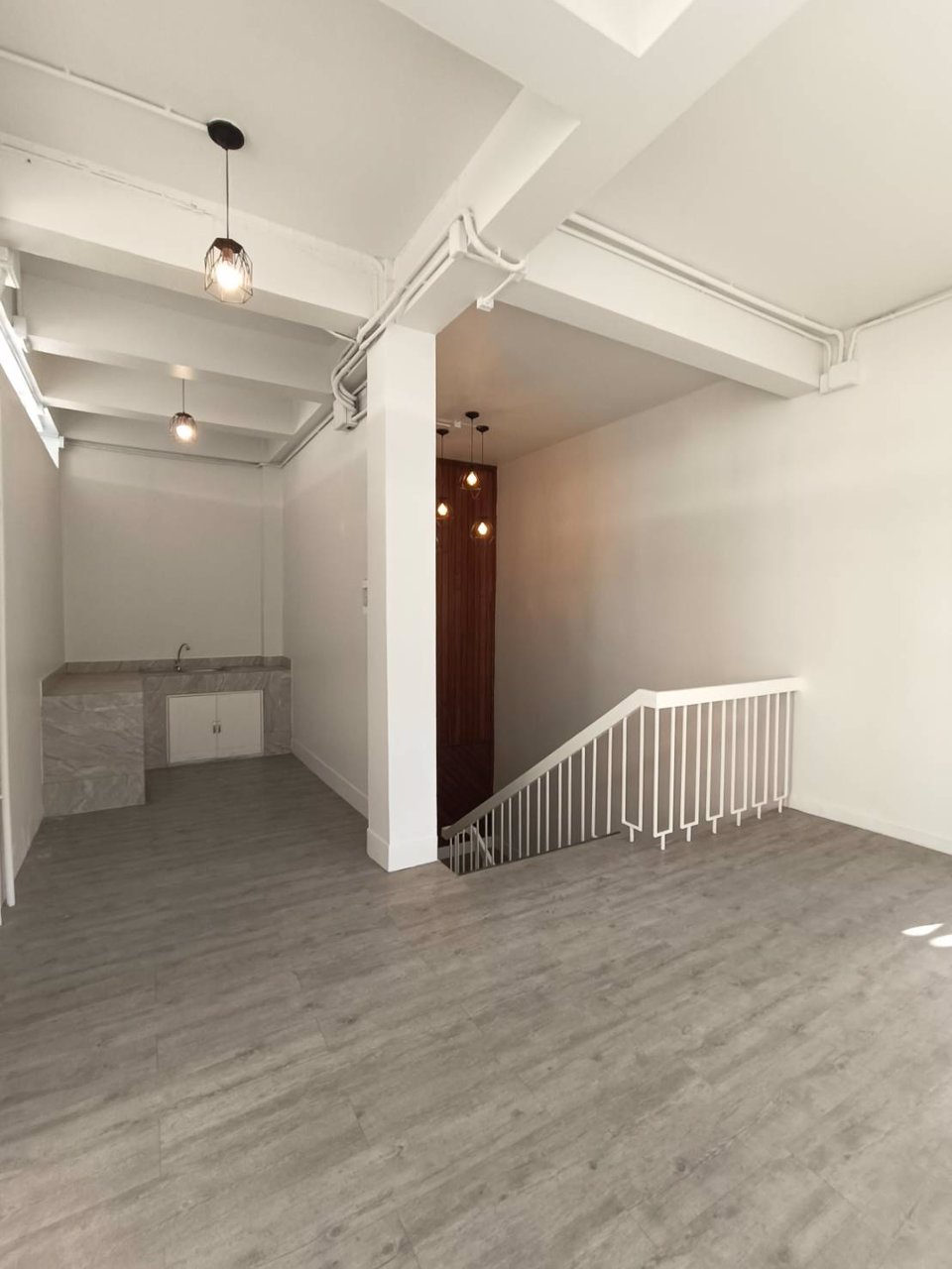 for-rent-4-fl-office-space-in-soi-convent-silom-near-bts-saladeang