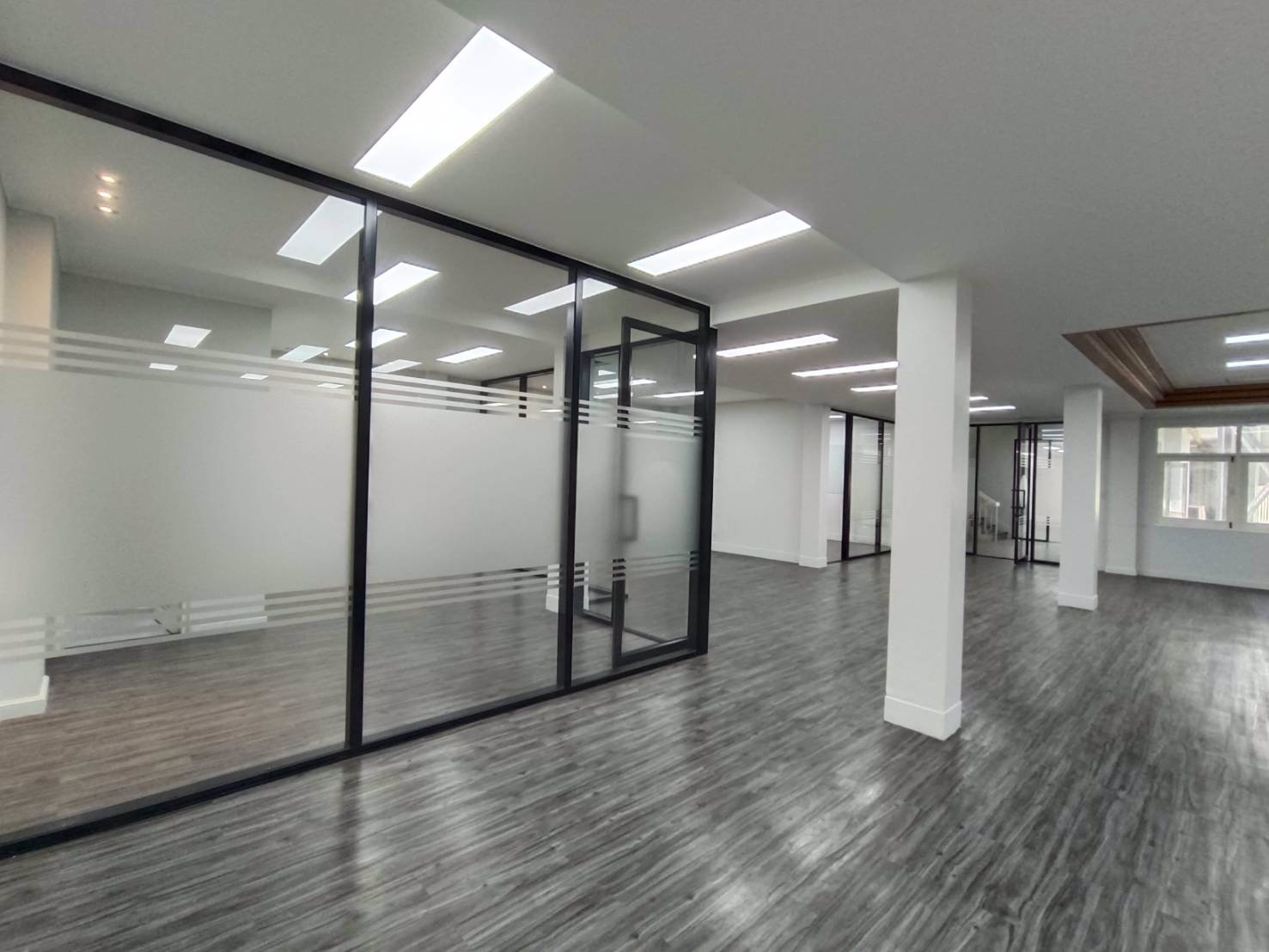 for-rent-4-fl-office-space-in-soi-convent-silom-near-bts-saladeang