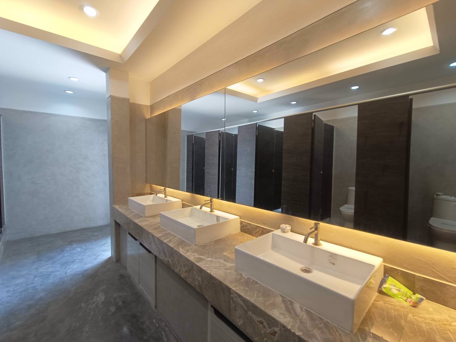 for-rent-4-fl-office-space-in-soi-convent-silom-near-bts-saladeang