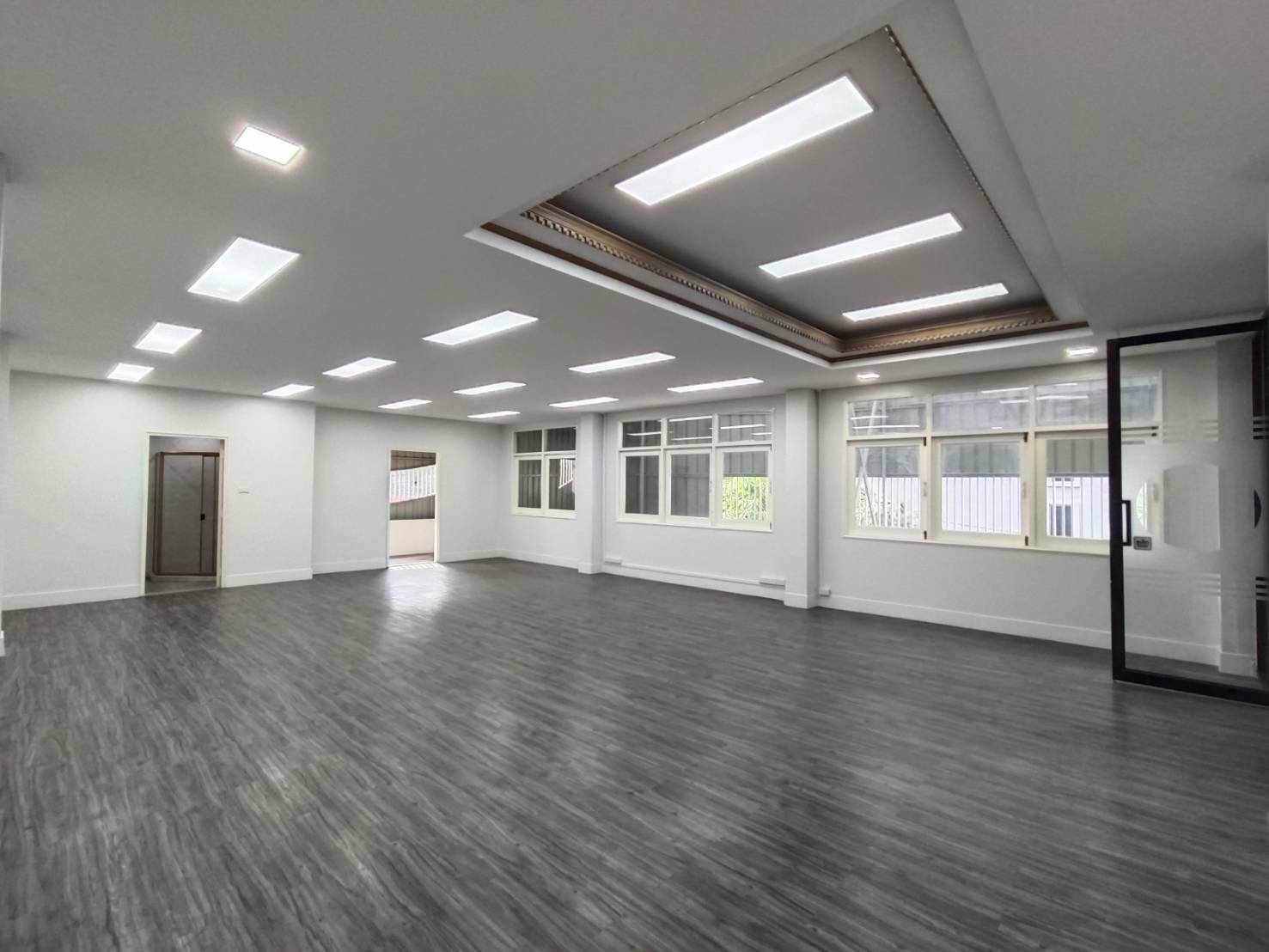 for-rent-4-fl-office-space-in-soi-convent-silom-near-bts-saladeang