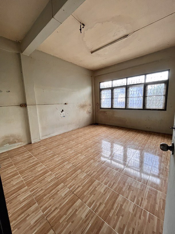 ขายอาคารพานิชย์-3ชั้น-ซอยวัดไผ่เงิน-ถนนสาธุประดิษฐ์-20-เข้าทางซอยจันทร์-43-แยก-26