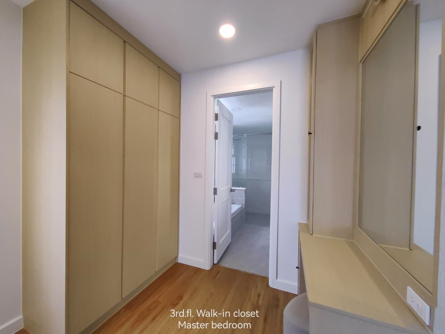 ให้เช่าโฮมออฟฟิศ-4-ชั้น-โครงการพลัสพาร์ค-อเวนิว-ลาซาล-ศรีนครินทร์-ตกแต่งใหม่-สิ่งแวดล้อมดี-ใกล้-bts