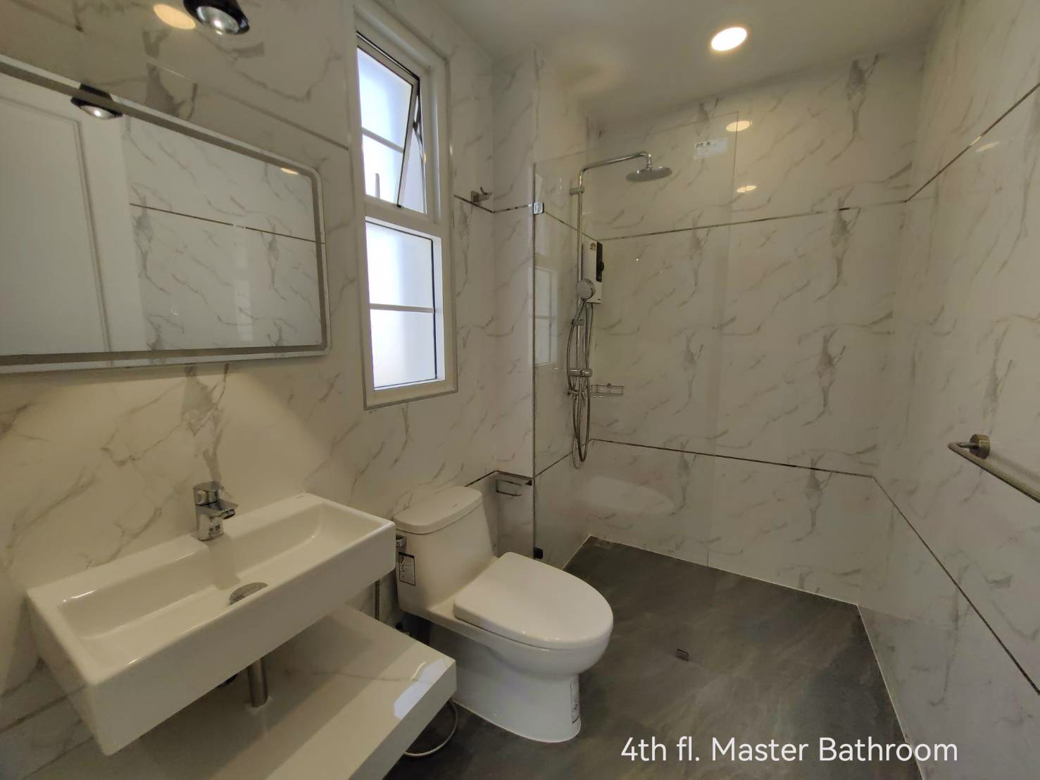 ให้เช่าโฮมออฟฟิศ-4-ชั้น-โครงการพลัสพาร์ค-อเวนิว-ลาซาล-ศรีนครินทร์-ตกแต่งใหม่-สิ่งแวดล้อมดี-ใกล้-bts