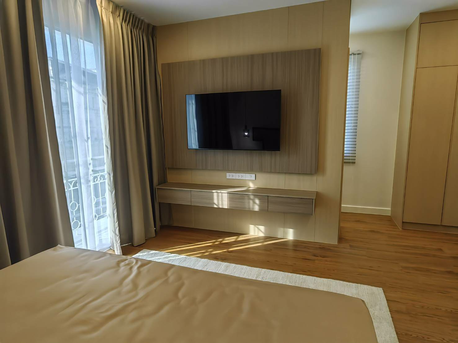 ให้เช่าโฮมออฟฟิศ-4-ชั้น-โครงการพลัสพาร์ค-อเวนิว-ลาซาล-ศรีนครินทร์-ตกแต่งใหม่-สิ่งแวดล้อมดี-ใกล้-bts