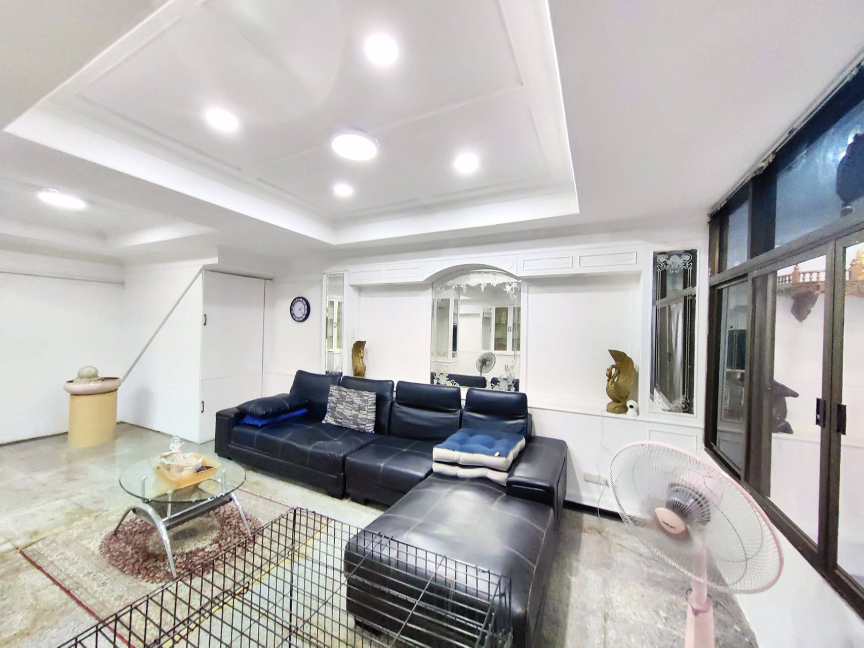 ให้เช่าทาวน์เฮ้าส์-2-ชั้น-3ห้องนอน3ห้องน้ำ-หลังห้างเอ็มโพเรียม-ซอยอารีย์-สุขุมวิท26-ใจกลางเมือง