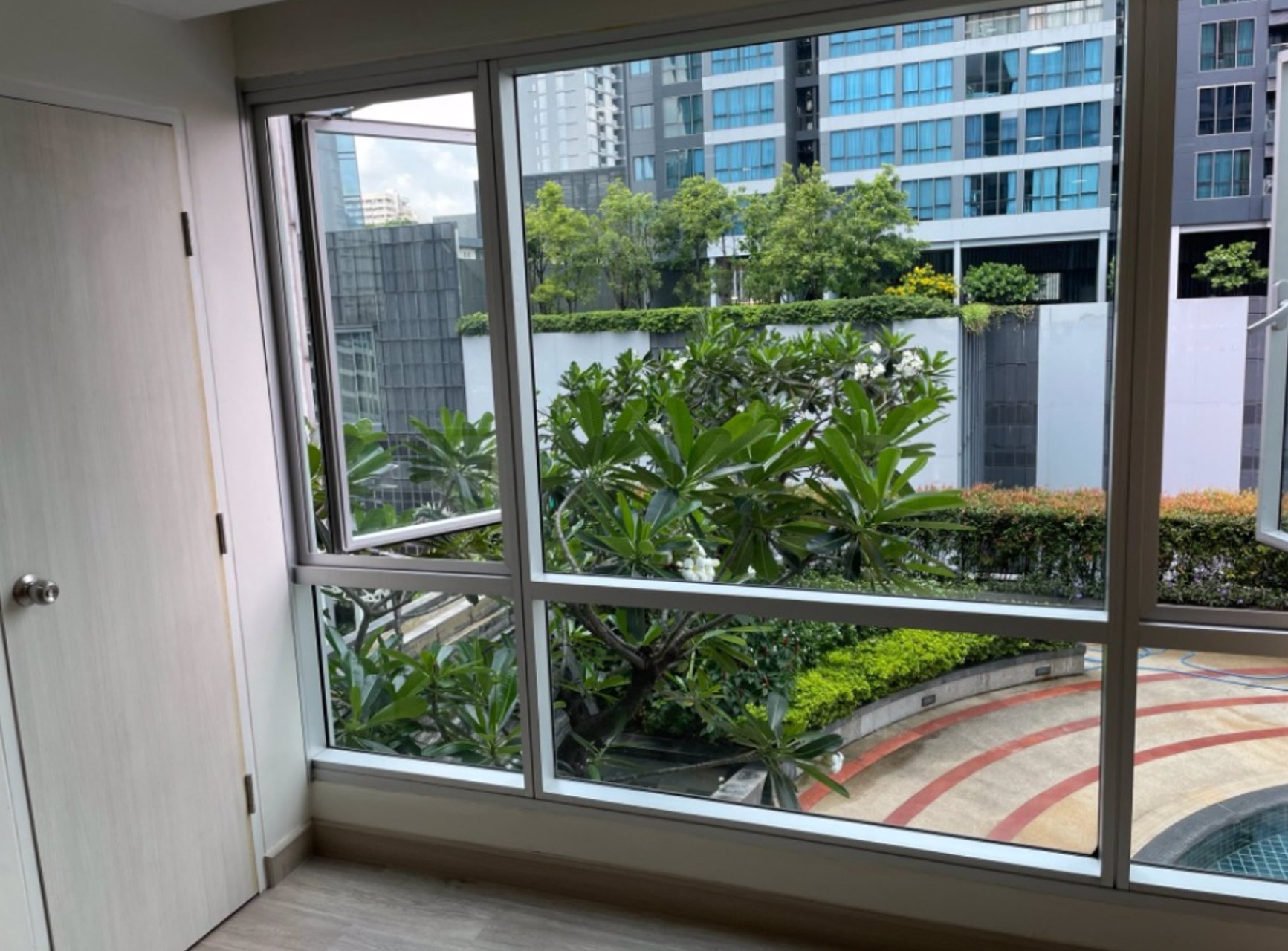 ขายคอนโด-เดอะเทรนดี้-2นอน-2น้ำ-พื้นที่-67ตรม-ชั้น-7-วิวสระว่ายน้ำ