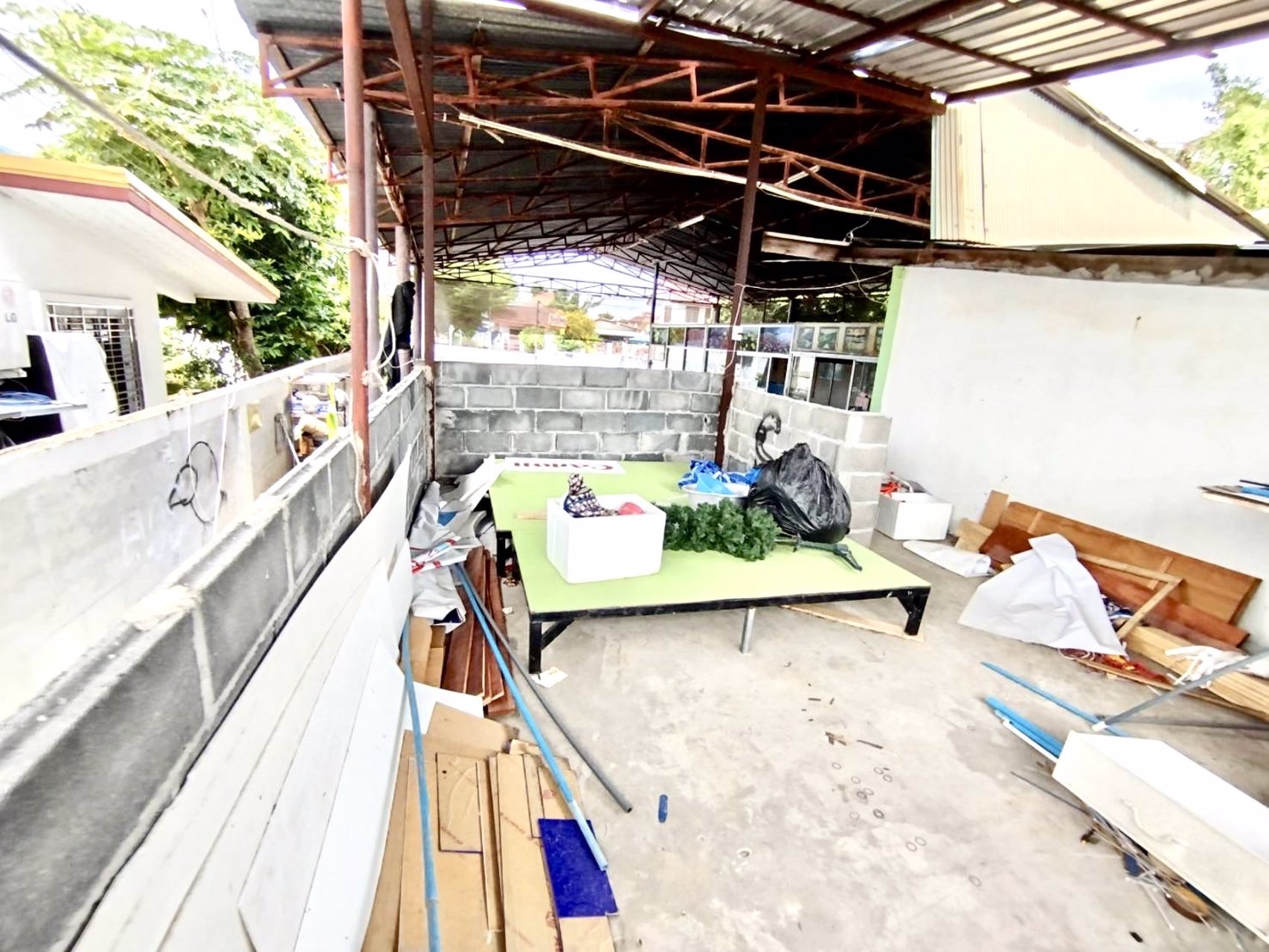 ขายด่วนมาก-ที่ดิน-พร้อมสิ่งปลูกสร้าง-ราคานี้ไม่มีแล้ว-ติดถนนใหญ่