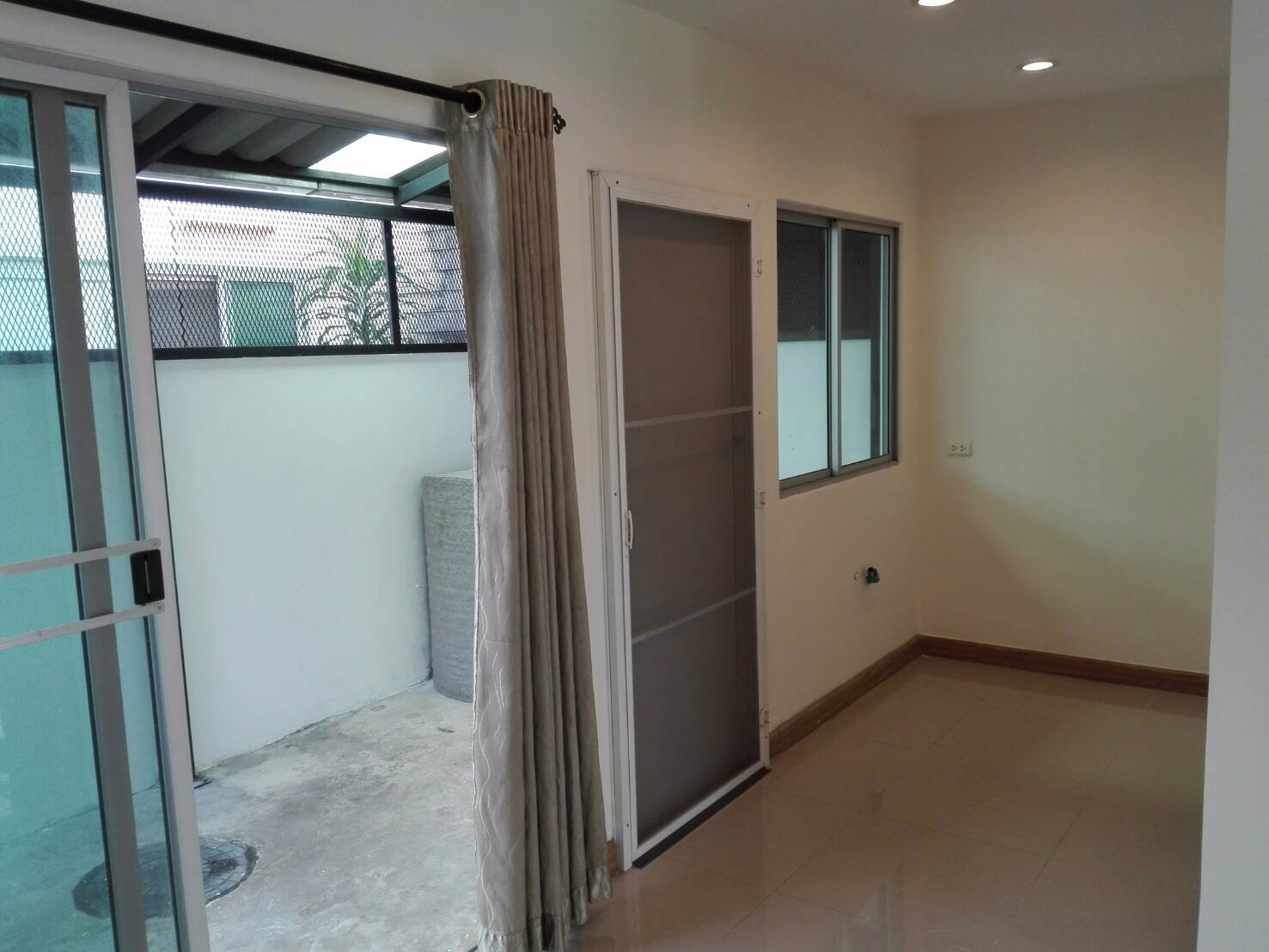 ขายทาวน์เฮาส์-3-ห้องนอน-ประเวศ-ใกล้-airport-rail-link-บ้านทับช้าง