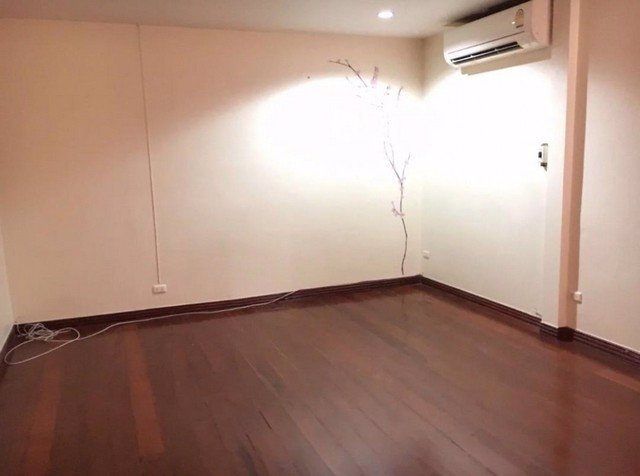 ให้เช่าบ้านเดี่ยว-2ชั้น-ซอย-ลาดพร้าววังหิน-32-ย่านโชคชัย4-แอร์ครบทุกห้อง-code-tk58-