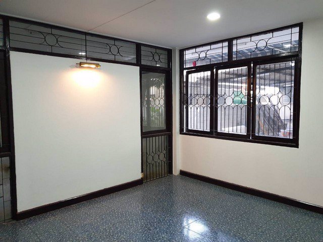 ให้เช่าบ้านเดี่ยว-2-ชั้น-เสนานิเวศ-1-มีพื้นที่เหมาะทำโฮมออฟฟิศหรือพักอาศัย