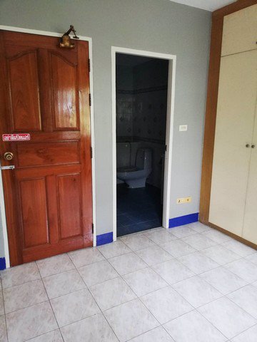 ให้เช่าทาวน์โฮม-3-ชั้น-ย่านลาดพร้าว-ใกล้รพลาดพร้าว-เหมาะพักอาศัยและทำโฮมออฟฟิศ