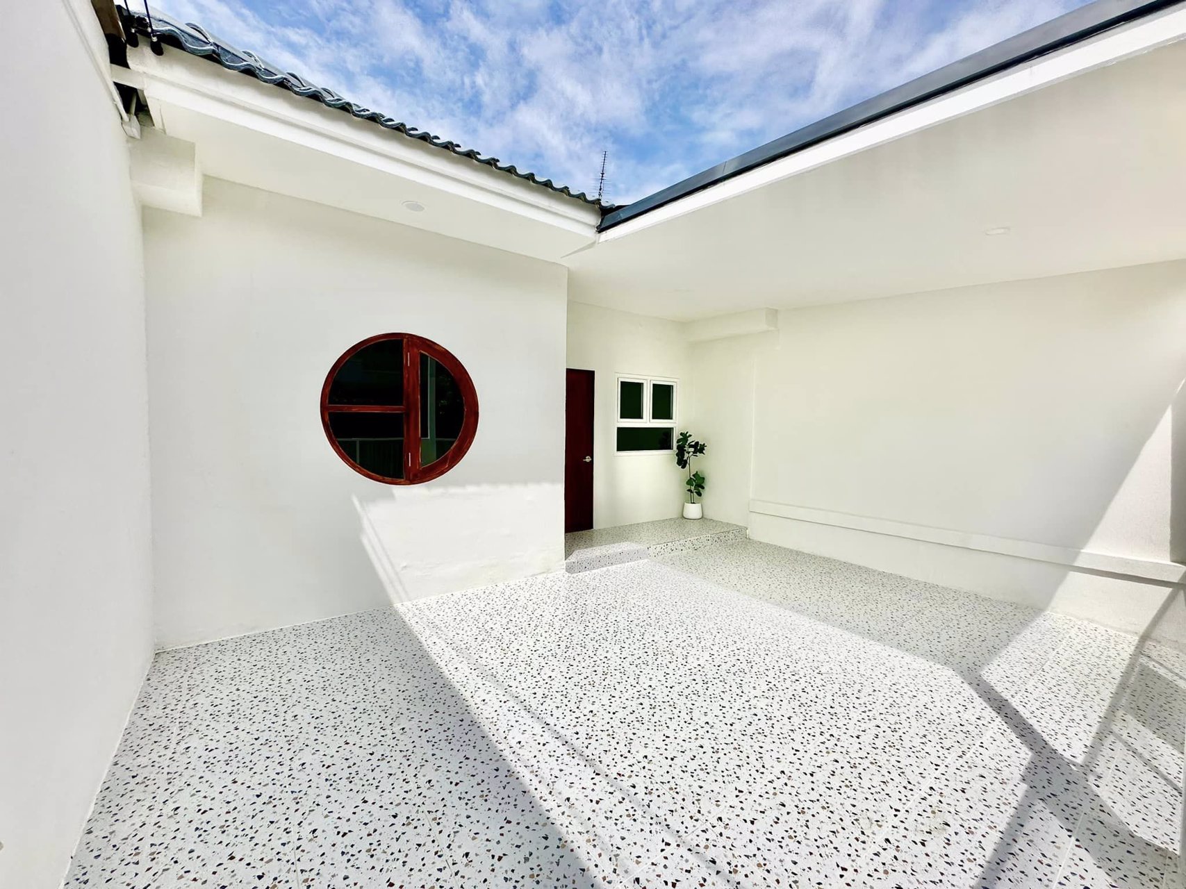 ขายด่วน-บ้านรีโนเวทใหม่-ราคาไม่ถึงล้าน-หมู่บ้าน-พฤกษา1-คลอง8