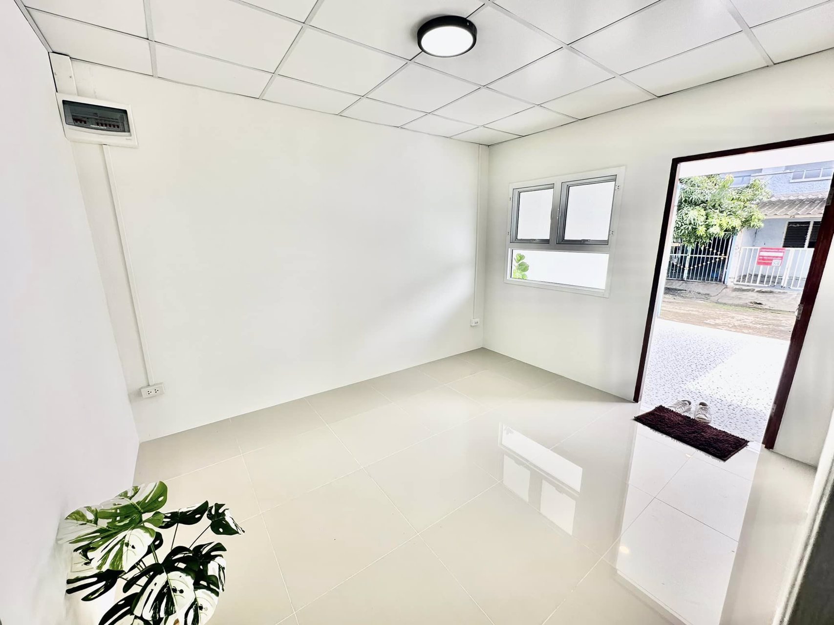 ขายด่วน-บ้านรีโนเวทใหม่-ราคาไม่ถึงล้าน-หมู่บ้าน-พฤกษา1-คลอง8