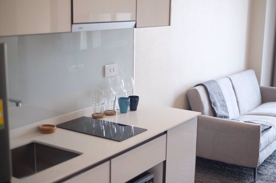 ให้เช่าคอนโดทำเลดี-คอนโดซี-เอกมัย-c-condo-ekkamai-for-rent-level-18-size-35-sqm