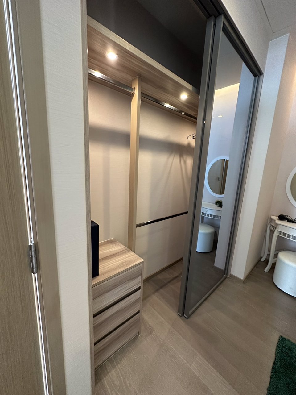 ให้เช่าคอนโด-สิงห์เอสเตท-ชั้น36-ขนาด45-ตรม-วิวถนนอโศก