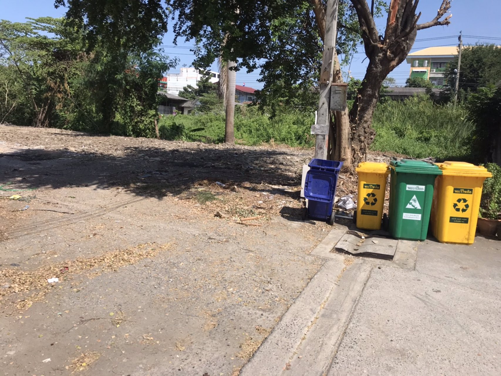 ที่ดินให้เช่า-ถมแล้ว-180-ตรวา-ในหมู่บ้านธารากร-ห่างจาก-ถสุขาภิบาล-3-100-เมตร-แยก-3-มีนบุรี-ซราม