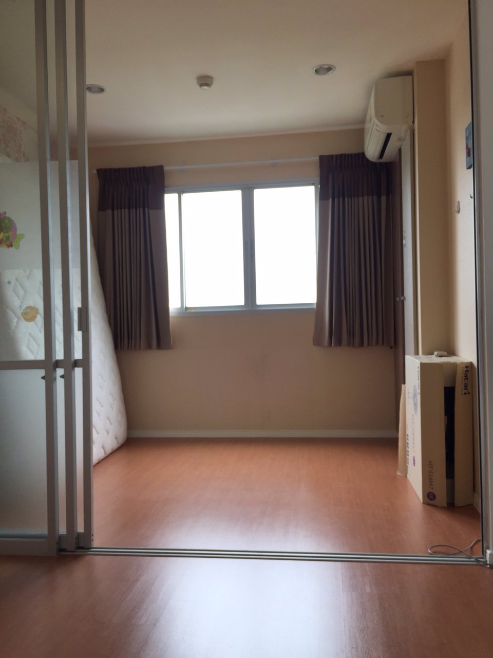 ขายด่วน-ลุมพินีคอนโดทาวน์-นิด้า-เสรีไทย-เฟส2-ตึก-b-ชั้น-7-ขนาดห้อง-23-ตารางเมตร-ราคา-115-ล้านบาท