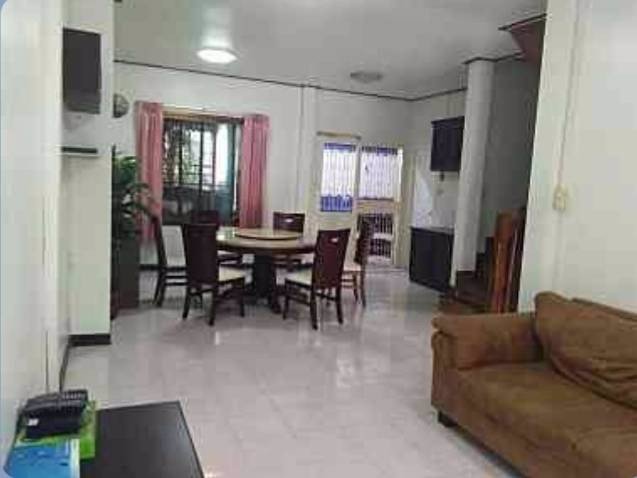 ขายด่วน-ทาวน์เฮาส์-2-ชั้น-หมู่บ้านฟ้าลากูน-คลอง2-เนื้อที่-18-ตารางวา-ราคาเพียง-180-ล้านบาท