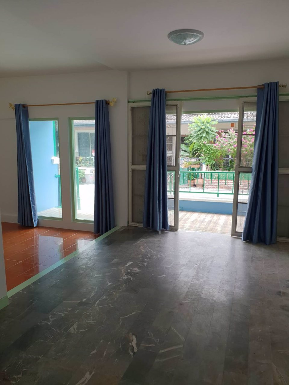 ด่วนให้เช่า-ทาวน์เฮาส์-2-ชั้น-หมู่บ้านฟ้าลากูน-คลอง2-เนื้อที่-18-ตารางวา-ราคาเพียงเดือน-8000-บาท