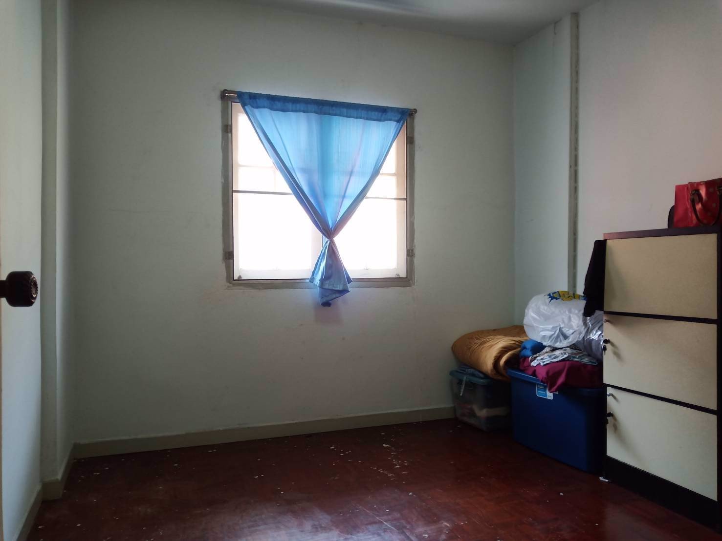 ขายด่วน-ทาวน์เฮาส์-2-ชั้น-หมู่บ้านฟ้าลากูน-คลอง2-เนื้อที่-18-ตารางวา-ราคาเพียง-155-ล้านบาท