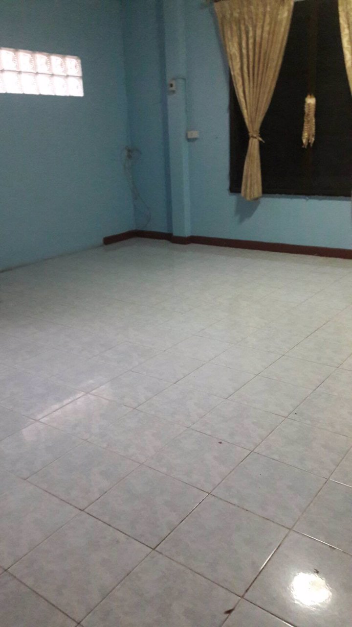 ขายด่วน-ทาวน์เฮาส์-2-ชั้น-หลังมุม-หมู่บ้านฟ้าลากูน-คลอง2-เนื้อที่-24-ตารางวา-ราคาเพียง-190-ล้านบาท