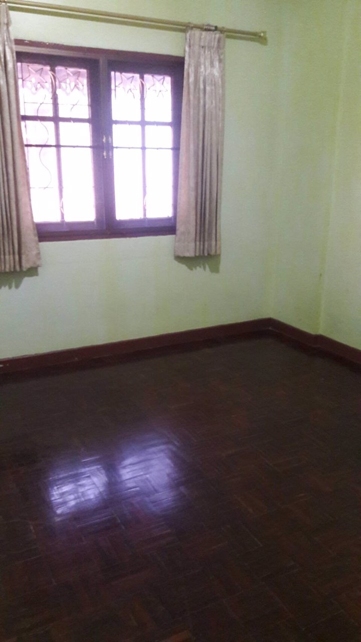 ขายด่วน-ทาวน์เฮาส์-2-ชั้น-หลังมุม-หมู่บ้านฟ้าลากูน-คลอง2-เนื้อที่-24-ตารางวา-ราคาเพียง-190-ล้านบาท