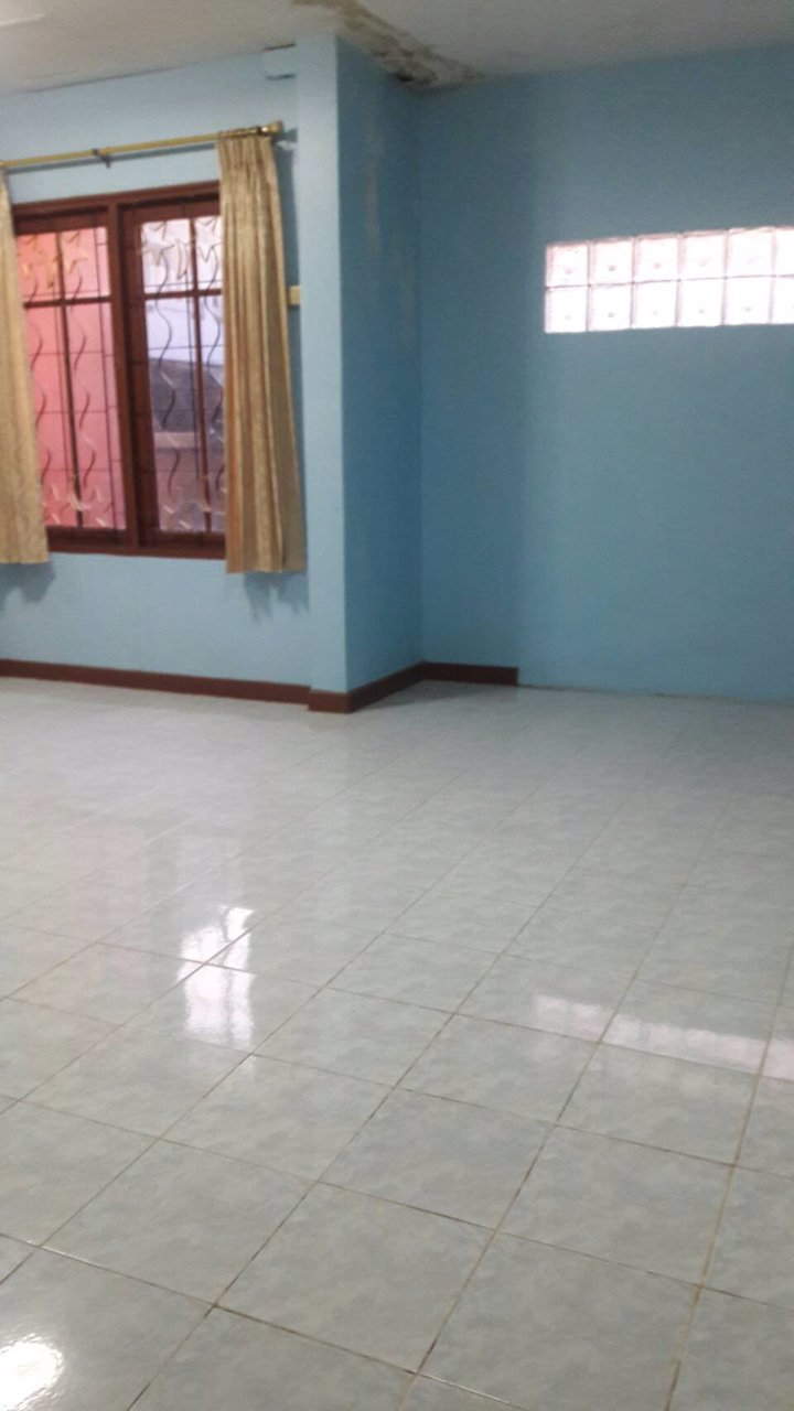 ขายด่วน-ทาวน์เฮาส์-2-ชั้น-หลังมุม-หมู่บ้านฟ้าลากูน-คลอง2-เนื้อที่-24-ตารางวา-ราคาเพียง-190-ล้านบาท