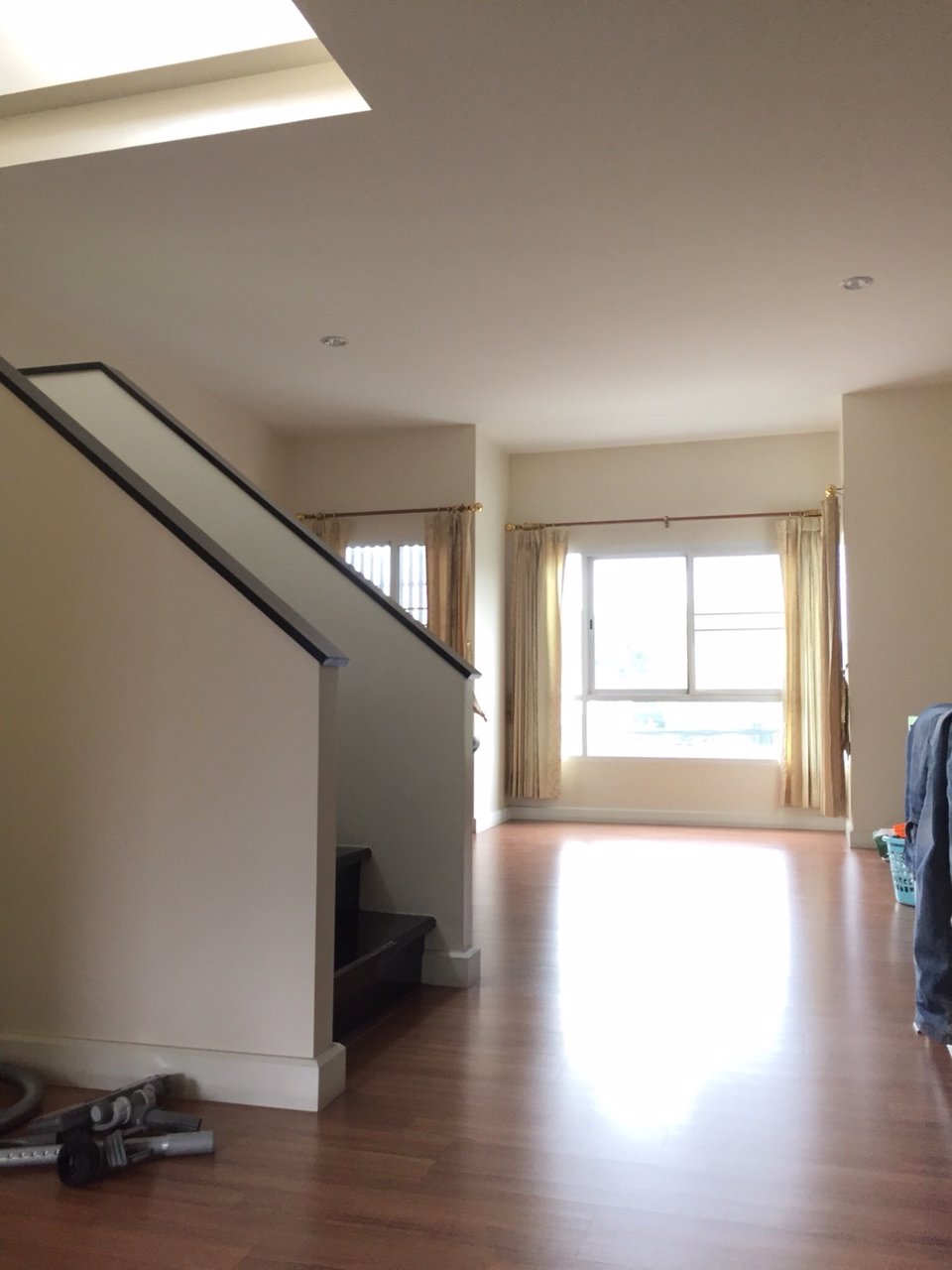 ขายด่วนทาวน์โฮม-3-ชั้น-หลังมุม-หมู่บ้าน-นลินอเวนิว-ซอยรามคำแหง-138-ราคาเพียง-480-ล้านบาท