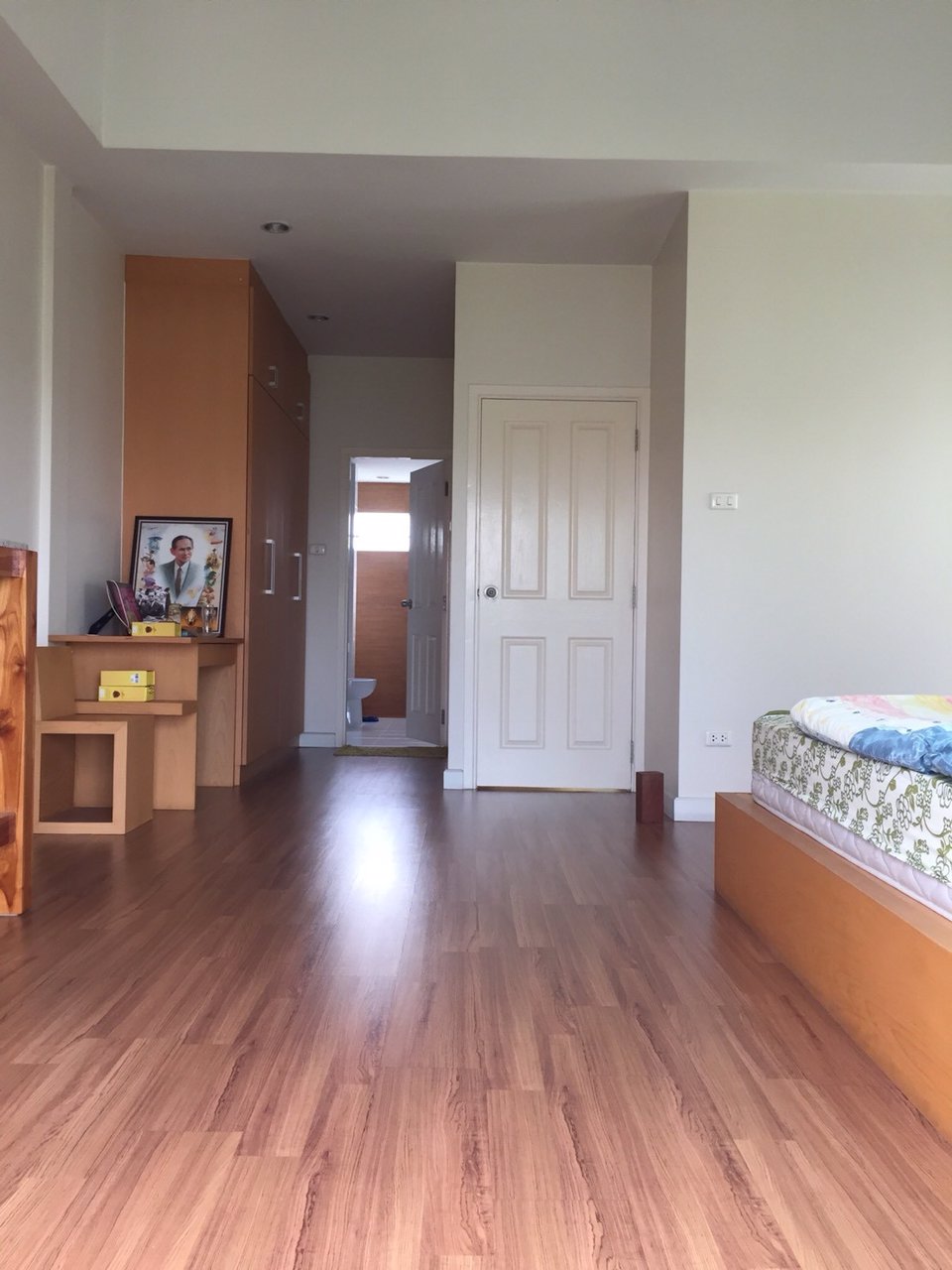 ขายด่วนทาวน์โฮม-3-ชั้น-หลังมุม-หมู่บ้าน-นลินอเวนิว-ซอยรามคำแหง-138-ราคาเพียง-480-ล้านบาท