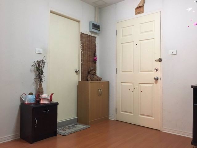 ขายด่วน-ลุมพินีคอนโดทาวน์-บดินทร์เดชา-ตึก-b1-ชั้น-2-ขนาดห้อง-28-ตารางเมตร-ราคา-138-ล้านบาท