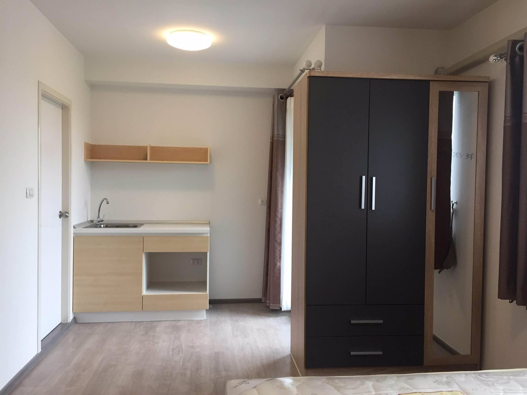 ขายราคาพิเศษ-เดอะพอยต์-คอนโด-รังสิต-คลอง6-ราคาถูกที่สุดในโครงการ-ตึก-e-ชั้น-3-เพียง-079-ล้านบาท