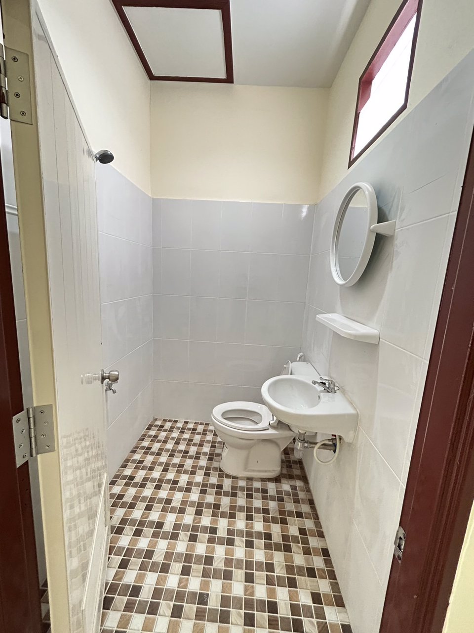 ขายด่วน-บ้านเดี่ยว-50-ตารางวา-2-ห้องนอน-1-ห้องน้ำ-โนเวทใหม่ทั้งหลัง