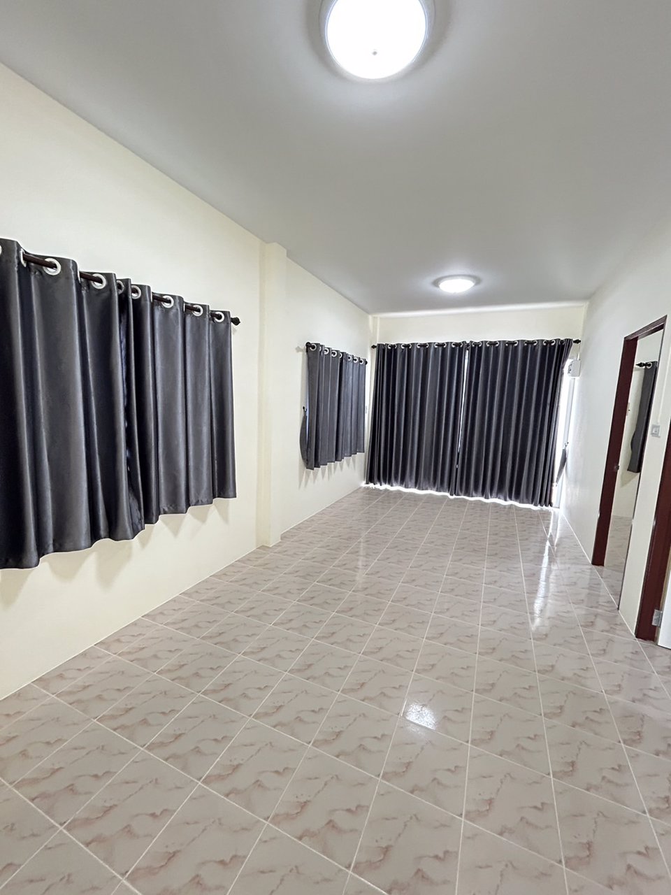 ขายด่วน-บ้านเดี่ยว-50-ตารางวา-2-ห้องนอน-1-ห้องน้ำ-โนเวทใหม่ทั้งหลัง