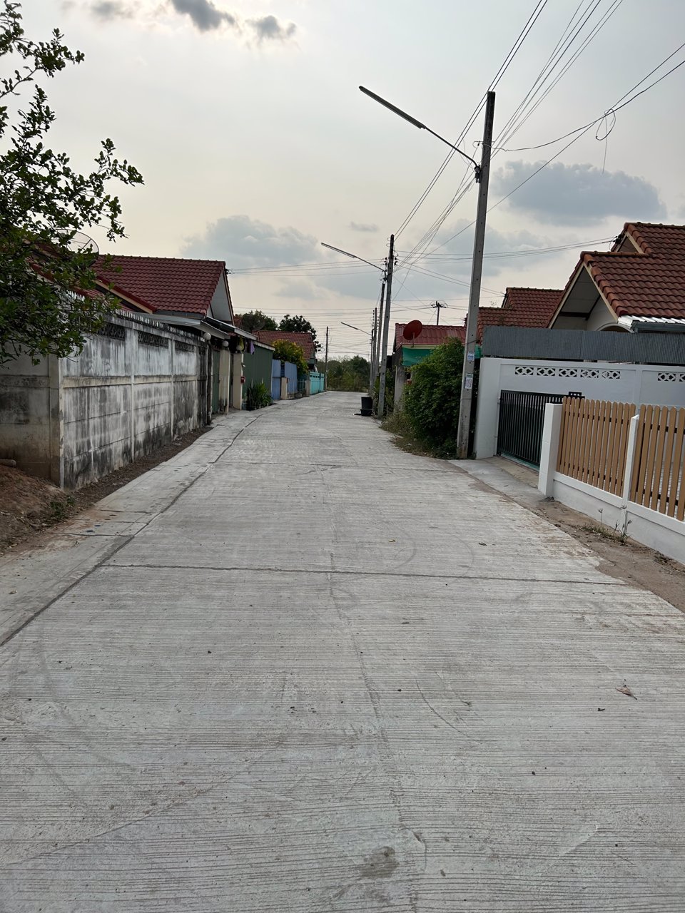 ขายด่วน-บ้านเดี่ยว-50-ตารางวา-2-ห้องนอน-1-ห้องน้ำ-โนเวทใหม่ทั้งหลัง