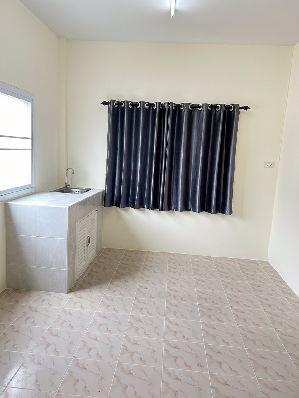 ขายด่วน-บ้านเดี่ยว-50-ตารางวา-2-ห้องนอน-1-ห้องน้ำ-โนเวทใหม่ทั้งหลัง