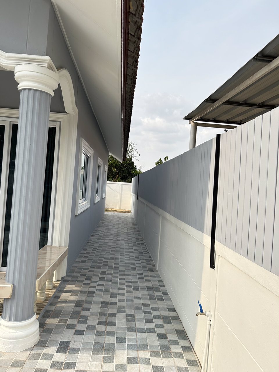 ขายด่วน-บ้านเดี่ยว-50-ตารางวา-2-ห้องนอน-1-ห้องน้ำ-โนเวทใหม่ทั้งหลัง