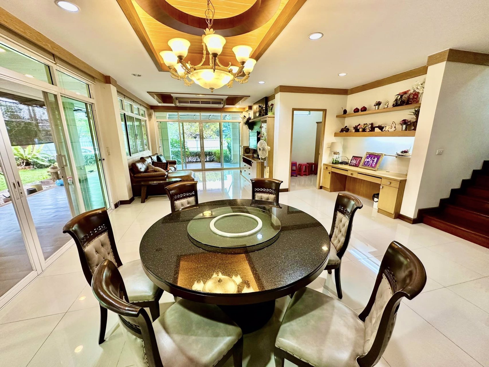 ขายด่วน-บ้านเดี่ยวหลังใหญ่-กลางเมือง-ติดน้ำ