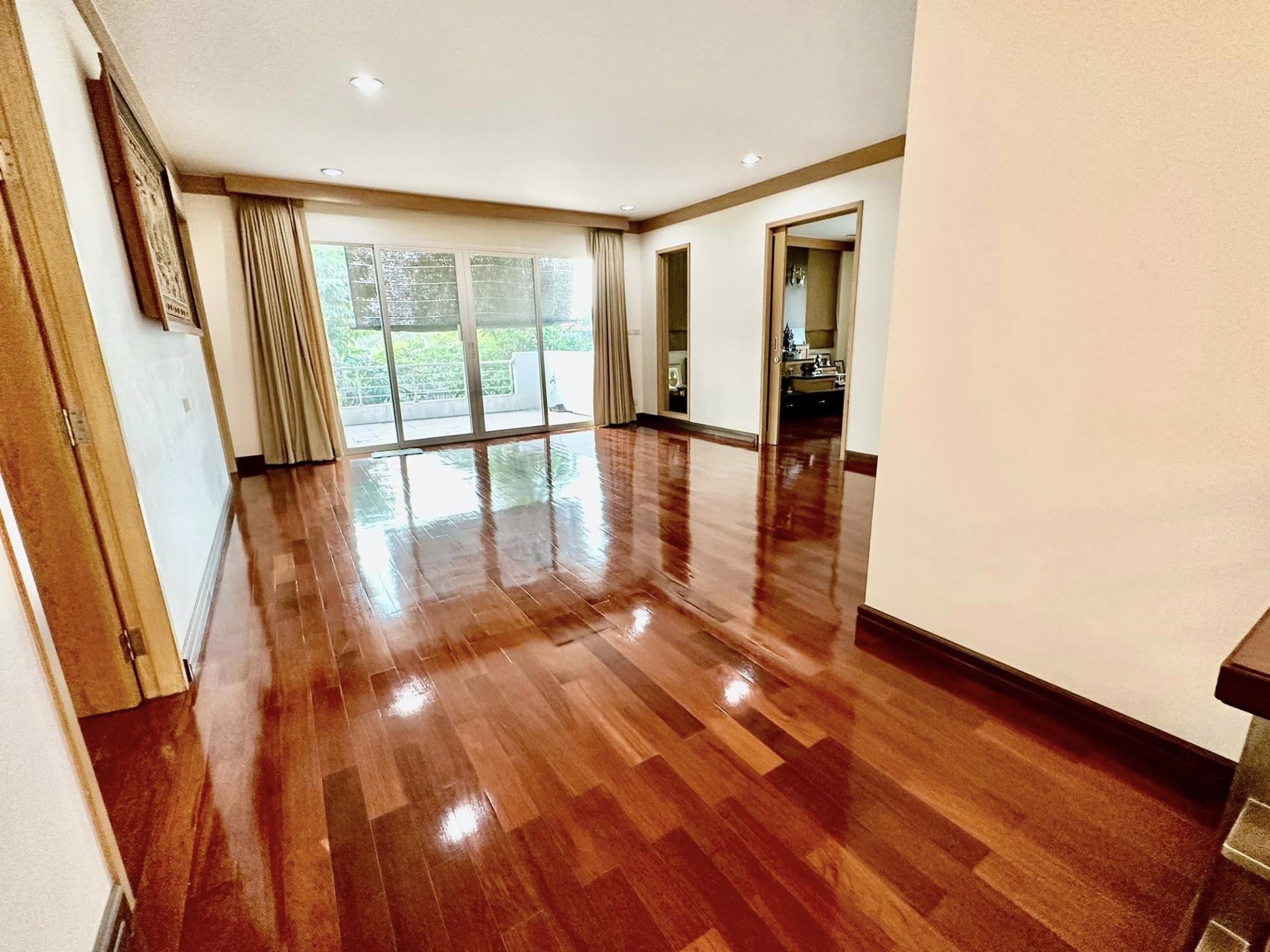 ขายด่วน-บ้านเดี่ยวหลังใหญ่-กลางเมือง-ติดน้ำ