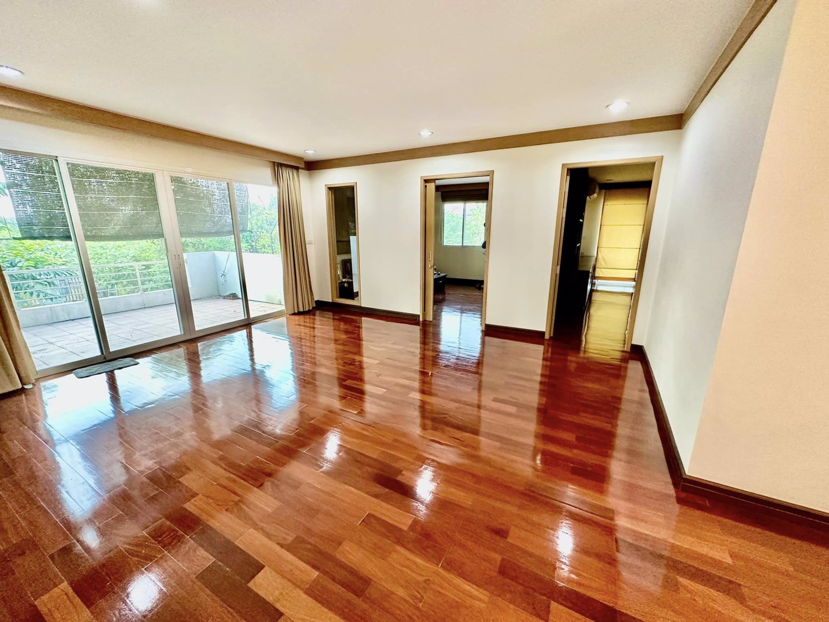 ขายด่วน-บ้านเดี่ยวหลังใหญ่-กลางเมือง-ติดน้ำ