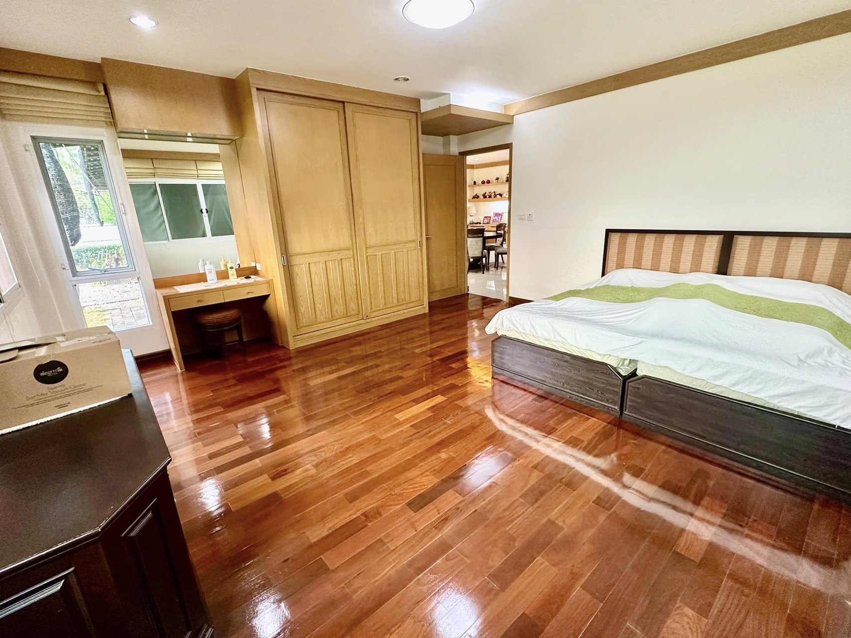 ขายด่วน-บ้านเดี่ยวหลังใหญ่-กลางเมือง-ติดน้ำ