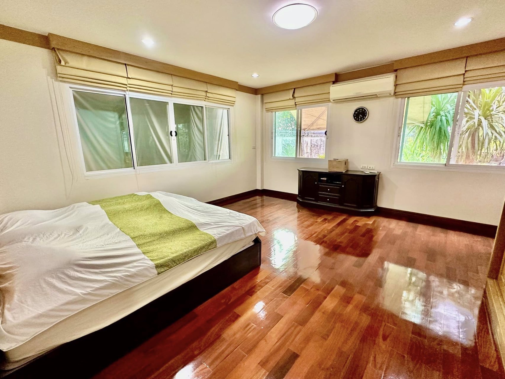 ขายด่วน-บ้านเดี่ยวหลังใหญ่-กลางเมือง-ติดน้ำ